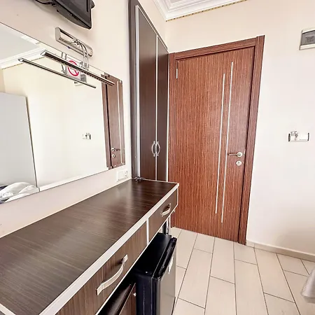 Aristo Hotel 3*